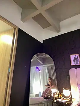 Lisa Belluci online show from 10-10-25, 08:30