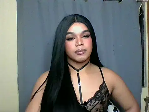 Snapshot of TarahFox chatting on 10-27-25, 03:49 TarahFox online show from 10-27-25, 03:49
