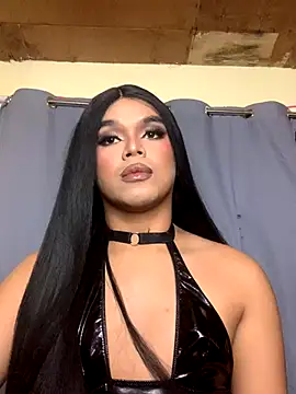 Snapshot of TarahFox chatting on 11-05-25, 05:13 TarahFox online show from 11-05-25, 05:13