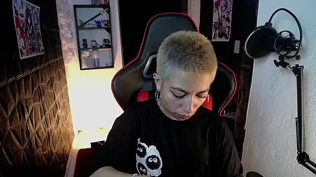 Snapshot of lunarichy22 chatting on 11-11-25, 07:47 lunarichy22 online show from 11-11-25, 07:47