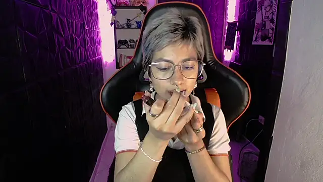 Snapshot of lunarichy22 chatting on 02-11-26, 08:36 lunarichy22 online show from 02-11-26, 08:36