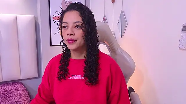 Snapshot of CamilaLevy chatting on 06-06-26, 12:10 CamilaLevy online show from 06-06-26, 12:10