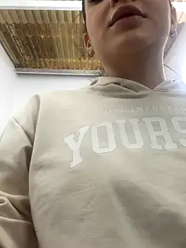 Snapshot of catalina_garciaa chatting on 11-27-25, 06:32 catalina garciaa online show from 11-27-25, 06:32