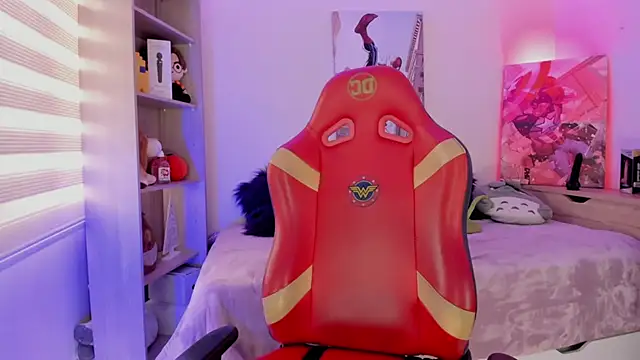 Snapshot of emma_soffia chatting on 11-24-25, 07:35 emma soffia online show from 11-24-25, 07:35