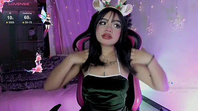 Snapshot of emma_soffia chatting on 12-01-25, 11:43 emma soffia online show from 12-01-25, 11:43