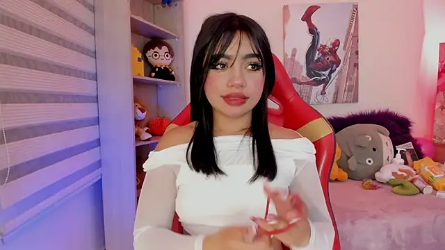 Snapshot of emma_soffia chatting on 12-18-25, 01:22 emma soffia online show from 12-18-25, 01:22