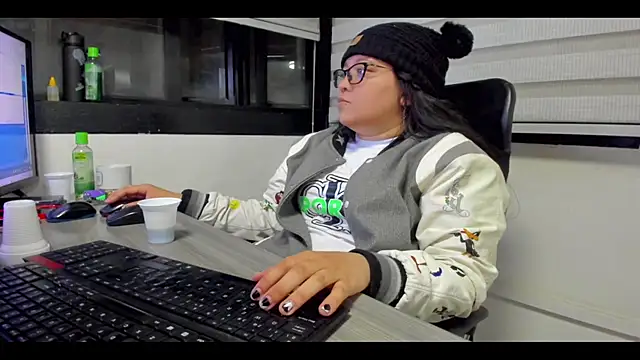 Xander Taylor  online show from 10-29-25, 05:20