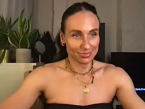 GluteQueenE online show from 03-17-26, 11:41