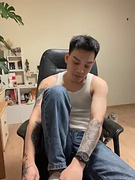 Snapshot of latava chatting on 10-25-25, 04:02 latava online show from 10-25-25, 04:02