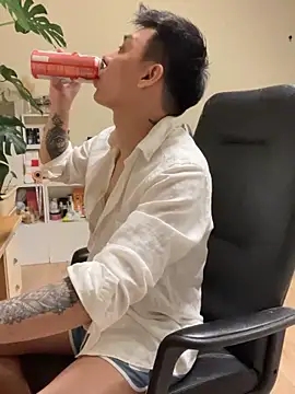 Snapshot of latava chatting on 10-28-25, 05:15 latava online show from 10-28-25, 05:15