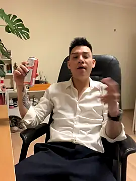 Snapshot of latava chatting on 11-10-25, 04:28 latava online show from 11-10-25, 04:28