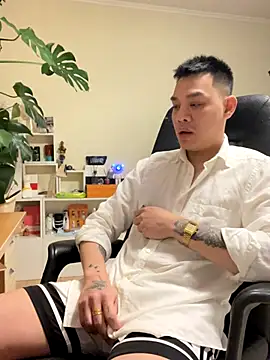 Snapshot of latava chatting on 11-30-25, 04:22 latava online show from 11-30-25, 04:22