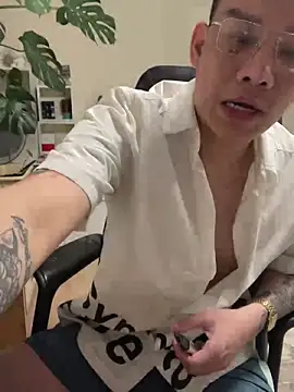 Snapshot of latava chatting on 12-05-25, 04:03 latava online show from 12-05-25, 04:03