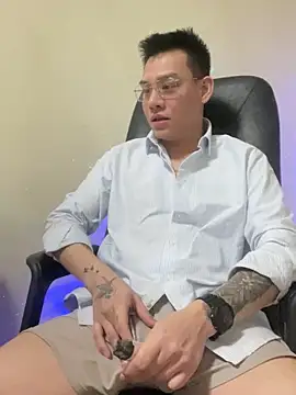 Snapshot of latava chatting on 12-14-25, 07:07 latava online show from 12-14-25, 07:07