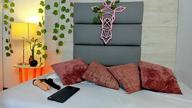 MarianaMiller1 online show from 10-21-25, 03:51