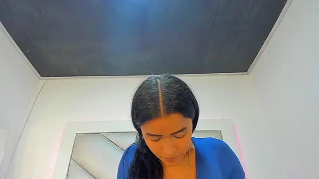 Snapshot of Madeline_jade chatting on 10-24-25, 03:47 Madeline jade online show from 10-24-25, 03:47