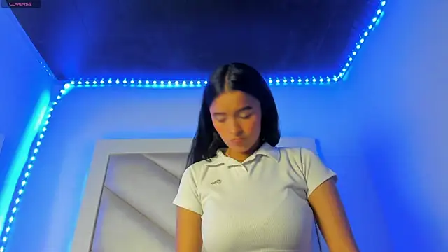 Snapshot of Madeline_jade chatting on 11-06-25, 03:51 Madeline jade online show from 11-06-25, 03:51