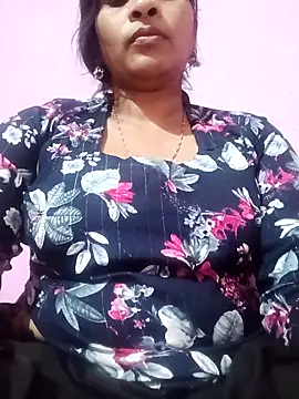 Snapshot of Priyanka_hot54 chatting on 10-08-25, 06:11 Priyanka hot54 online show from 10-08-25, 06:11