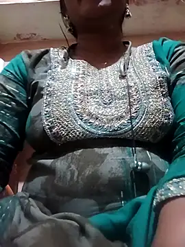 Snapshot of Priyanka_hot54 chatting on 10-24-25, 06:48 Priyanka hot54 online show from 10-24-25, 06:48