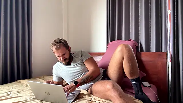 Snapshot of mrmaxiy chatting on 01-08-26, 05:21 mrmaxiy online show from 01-08-26, 05:21