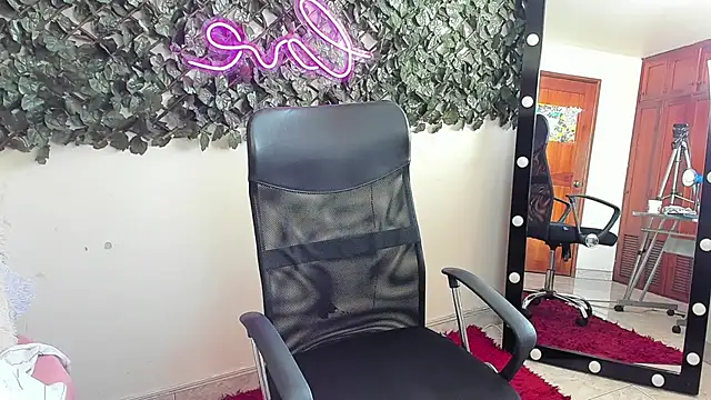 Samanta Ortiz online show from 12-01-25, 07:19