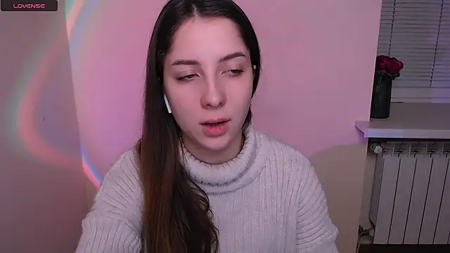 Snapshot of _OlivkaSexy chatting on 12-18-25, 01:28 OlivkaSexy online show from 12-18-25, 01:28