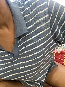 Snapshot of vickyandtania chatting on 10-21-25, 06:14 vickyandtania online show from 10-21-25, 06:14