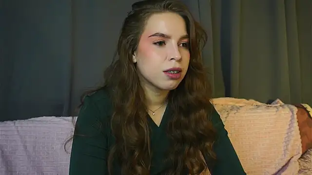 Snapshot of ToniaRoehr chatting on 10-09-25, 08:51 ToniaRoehr online show from 10-09-25, 08:51