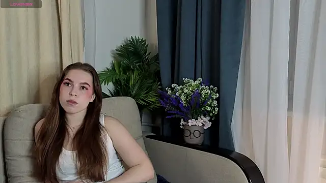 Snapshot of ToniaRoehr chatting on 10-17-25, 08:22 ToniaRoehr online show from 10-17-25, 08:22