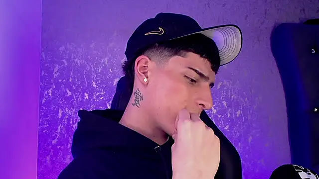 MateoMitchell online show from 11-21-25, 09:57