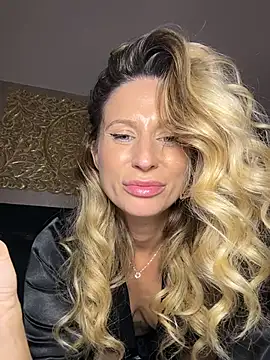 AvaMaddisson online show from 11-10-25, 05:23