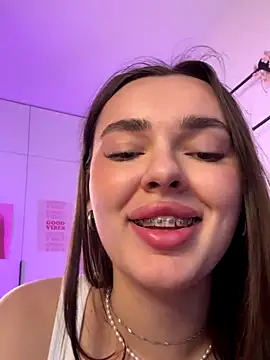 JenniferLouns online show from 10-22-25, 12:49