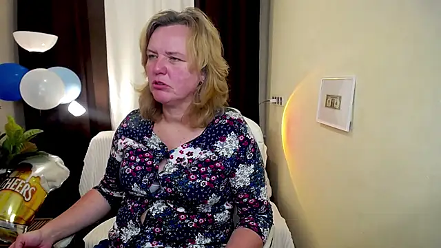 Snapshot of VestaWoody chatting on 10-05-25, 06:23 VestaWoody online show from 10-05-25, 06:23