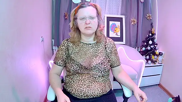 Snapshot of VestaWoody chatting on 11-27-25, 07:21 VestaWoody online show from 11-27-25, 07:21