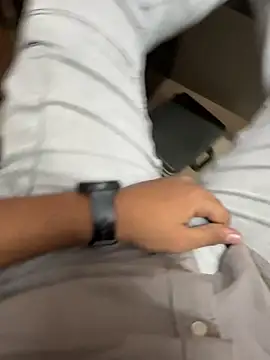 Snapshot of kartik_12098 chatting on 10-06-25, 06:44 kartik 12098 online show from 10-06-25, 06:44