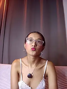 luna valen online show from 07-21-26, 09:28