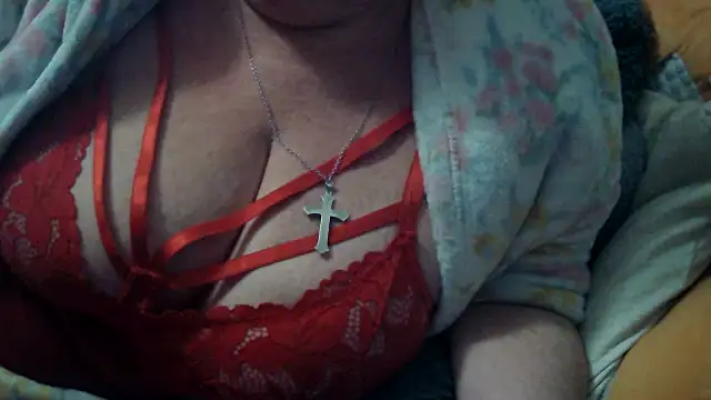 Snapshot of Playful_MILF_Demi chatting on 11-27-25, 10:12 Playful MILF Demi online show from 11-27-25, 10:12