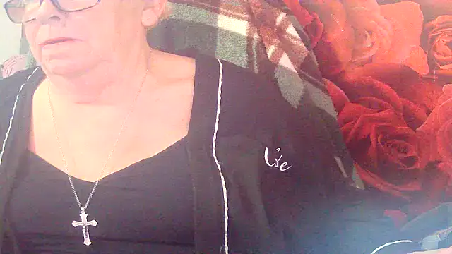 Playful MILF Demi online show from 04-20-26, 09:45