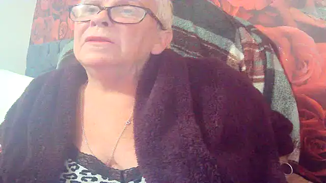 Playful MILF Demi online show from 06-03-26, 08:25