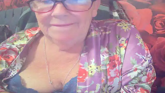 Snapshot of Playful_MILF_Demi chatting on 06-14-26, 06:43 Playful MILF Demi online show from 06-14-26, 06:43