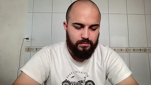 Snapshot of mayday2025m chatting on 01-08-26, 01:24 mayday2025m online show from 01-08-26, 01:24