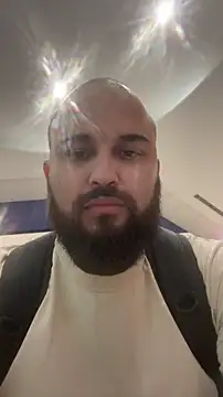 Snapshot of mayday2025m chatting on 01-12-26, 02:44 mayday2025m online show from 01-12-26, 02:44