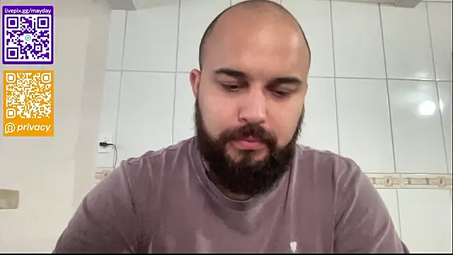 Snapshot of mayday2025m chatting on 02-09-26, 11:14 mayday2025m online show from 02-09-26, 11:14