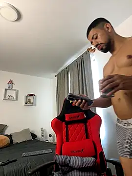 Ezzio Scolaro online show from 10-29-25, 12:29