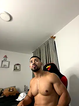 Ezzio Scolaro online show from 11-04-25, 01:48