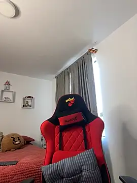 Ezzio Scolaro online show from 11-18-25, 12:09