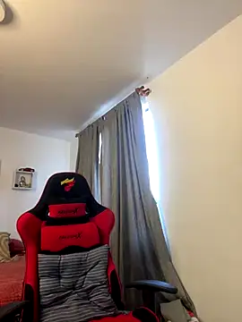 Ezzio Scolaro online show from 12-02-25, 12:21