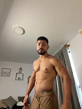 Ezzio Scolaro online show from 03-04-26, 10:05