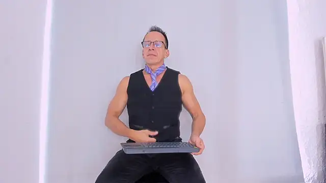  axelking  online show from 11-08-25, 11:43