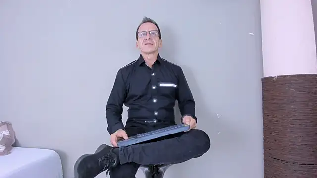  axelking  online show from 11-10-25, 11:53